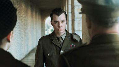 Pennyworth: The Origin of Batman's Butler 2x4