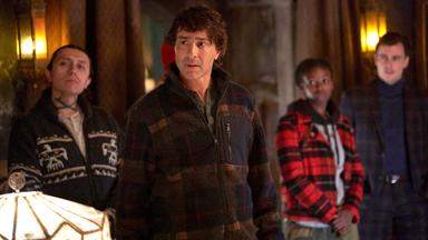 Lo que hacemos en las sombras 1x3