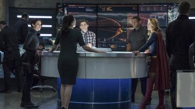 Supergirl 3x17