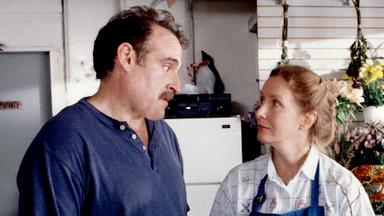 Seis Pies Bajo Tierra 2x2