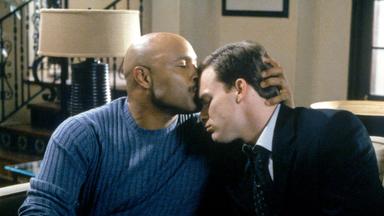 Seis Pies Bajo Tierra 2x10