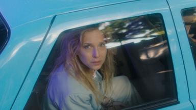 El tiempo de las moscas 1x3