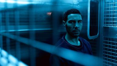 Prisoner 1x1