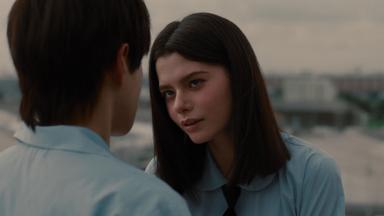 La chica nueva: El reinicio 1x1